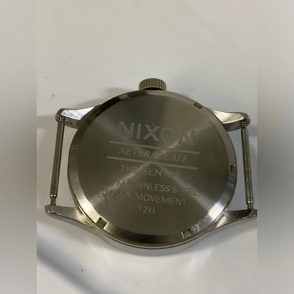 Nixon Sentry, watch body only, no strap, new battery, Day/Date does NOT work - Picture 2 of 7